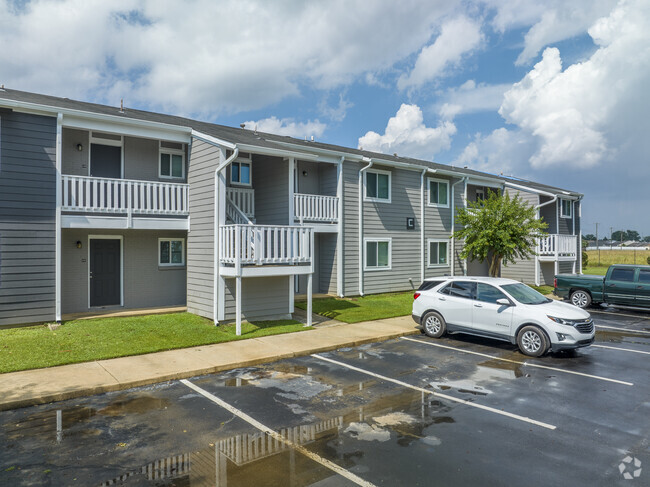 Building Photo - Summer Lodge Apartments