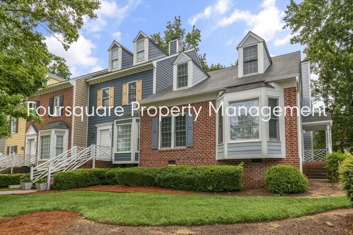 Foto principal - End Unit Town Home | 2nd Floor Loft | Wash...