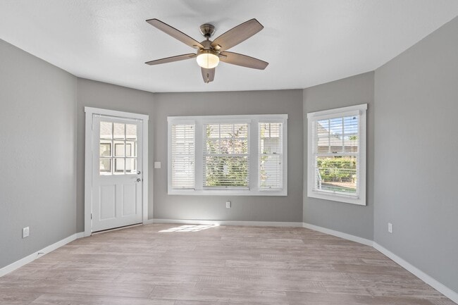 Building Photo - 547 Randolph St