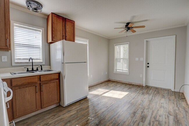 Foto del edificio - FIRST FULL MONTH FREE- AVAILABLE NOW!  1 B...
