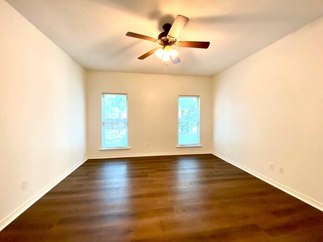 Foto del edificio - 771 Wesley Ave