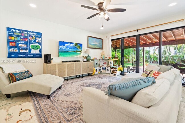Foto del edificio - 550 Westward Dr