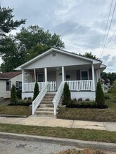 Building Photo - 425 Drummond Ave