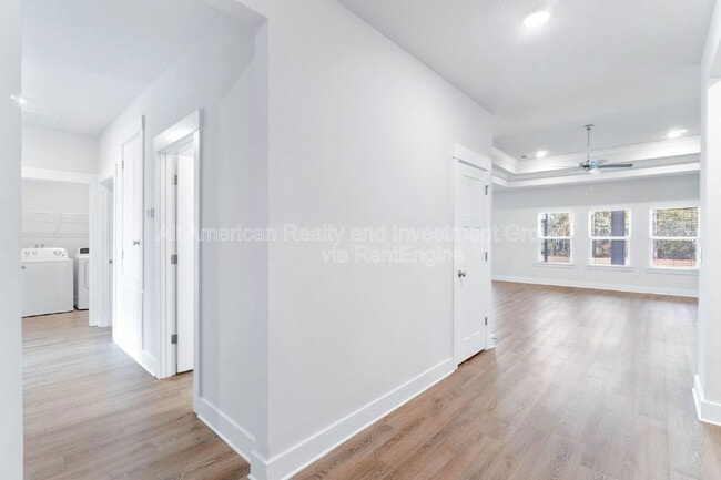 Foto del edificio - 127 Hobson Ave