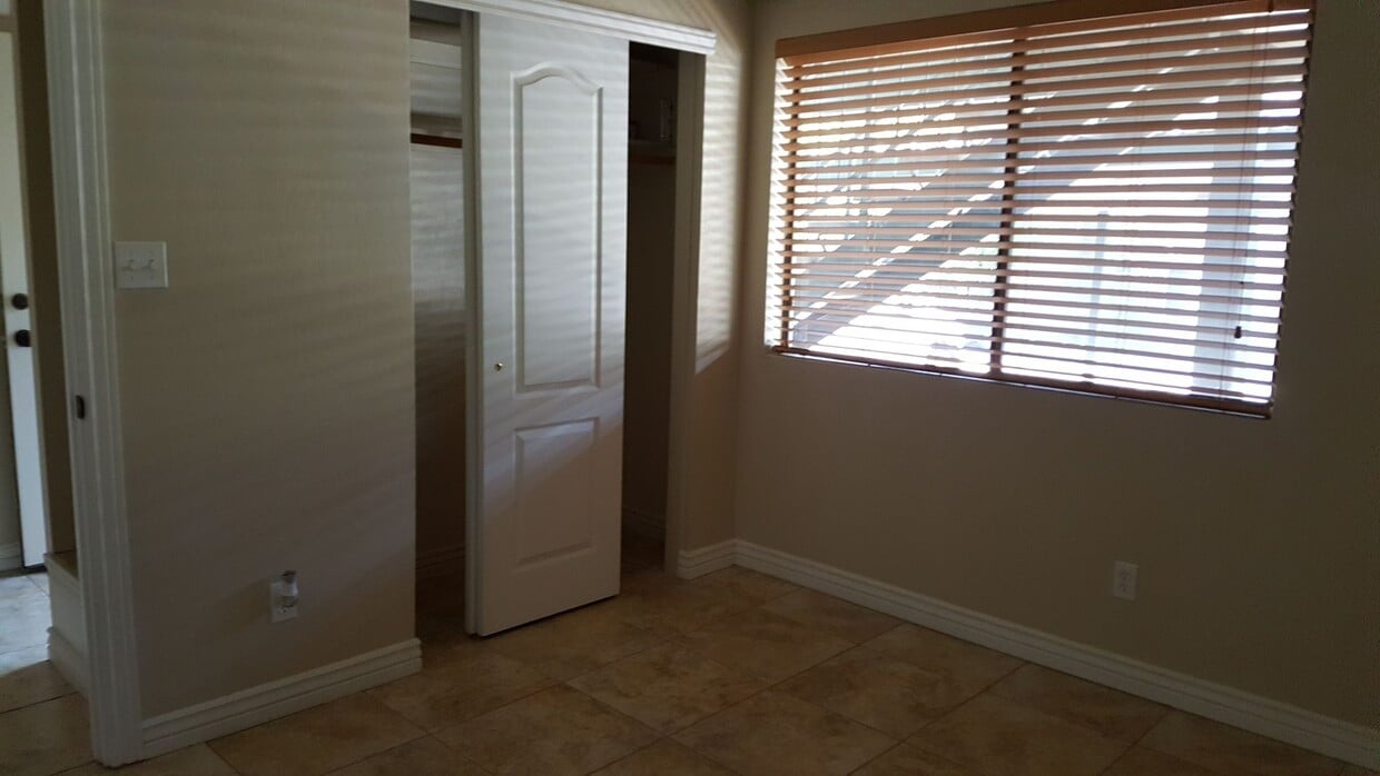 Building Photo - Village at University Heights 1 Bed/1 Bath - $1,350!!