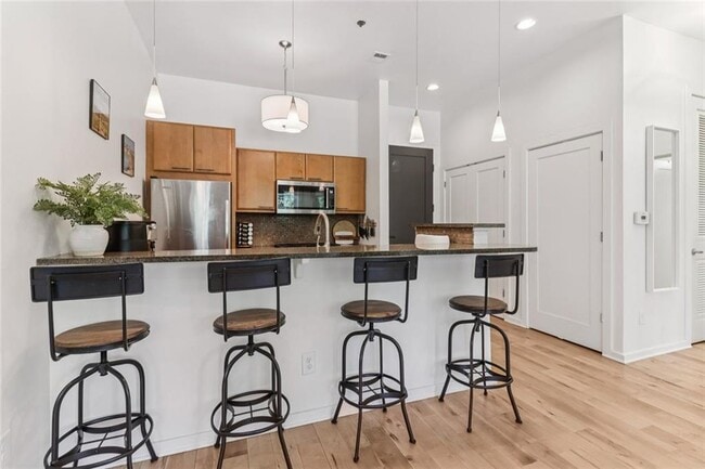 Building Photo - 1430 Dresden Dr NE