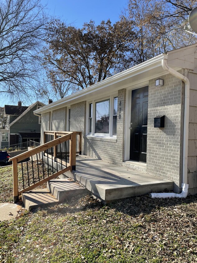 Foto principal - 420 N Lightburne St