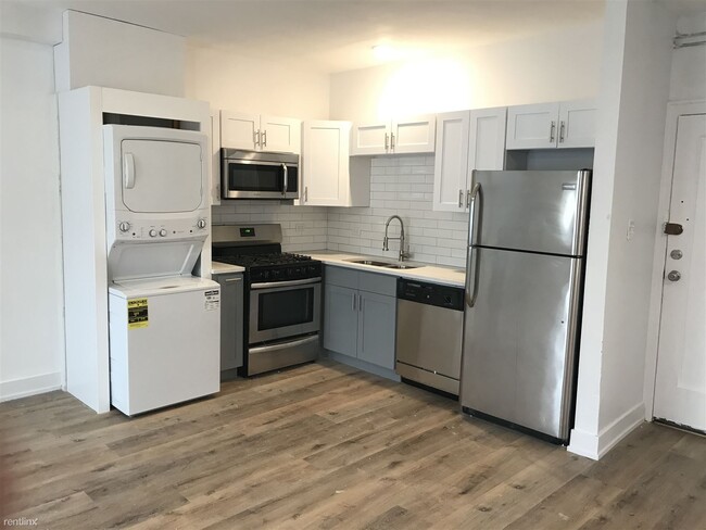 Foto del edificio - 5920 N Ridge Ave