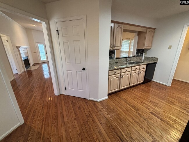 Building Photo - 221 Timberlake Dr