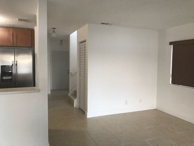 Building Photo - 17501 SW 140th Ct