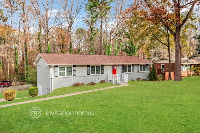 Building Photo - 3782 Lake Dr SE