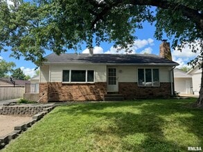 Building Photo - 413 30th Ave W