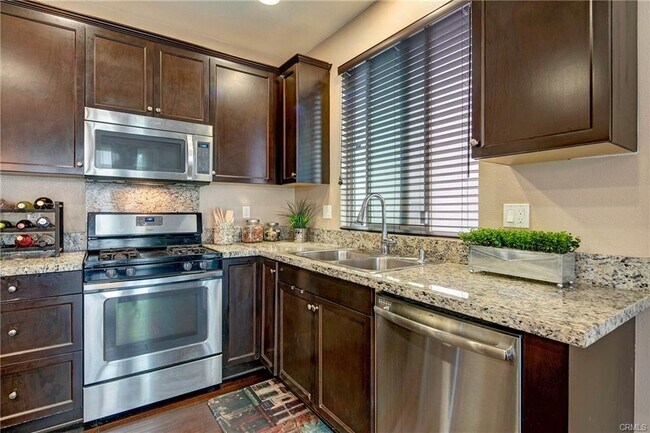 Foto del edificio - 12001 Rock Creek Ct
