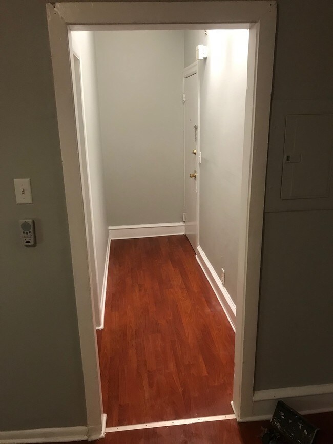 Hallway - 5103 Rochelle Ave