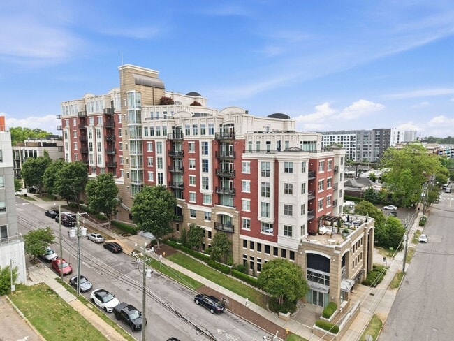 Building Photo - 618 N Boylan Ave