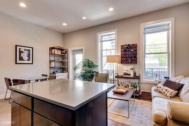 Foto del edificio - 853 N Winchester Ave