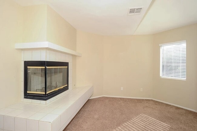 Foto del edificio - 41232 Crispi Ln