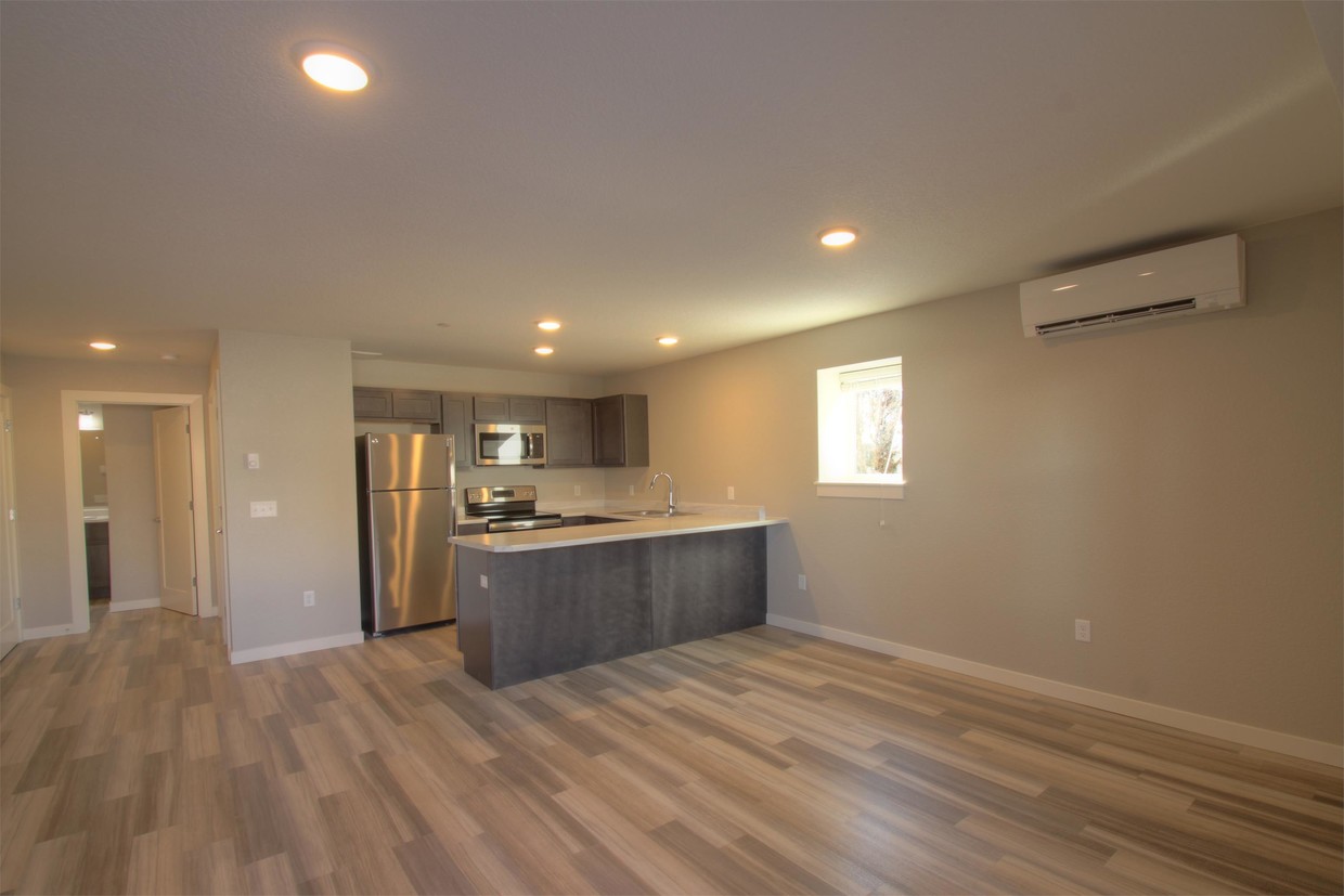 Foto principal - 830 Crestmont Way