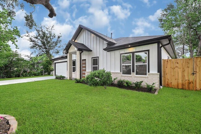 Building Photo - 5731 Belvedere Dr