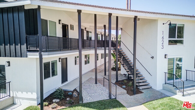 Building Photo - 1623 Arlington Ave