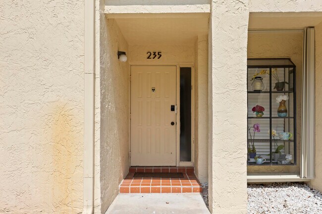Building Photo - 2067 SW 15th St