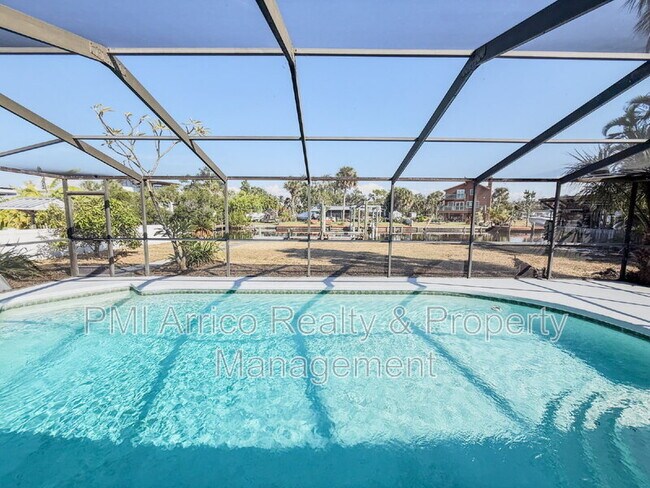 Foto del edificio - 818 Bayview Dr