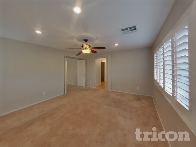 Foto del edificio - 9302 Wildcat Springs Ave