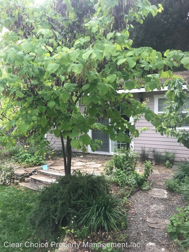 Building Photo - 2 br, 1 bath House - 6145 Portola