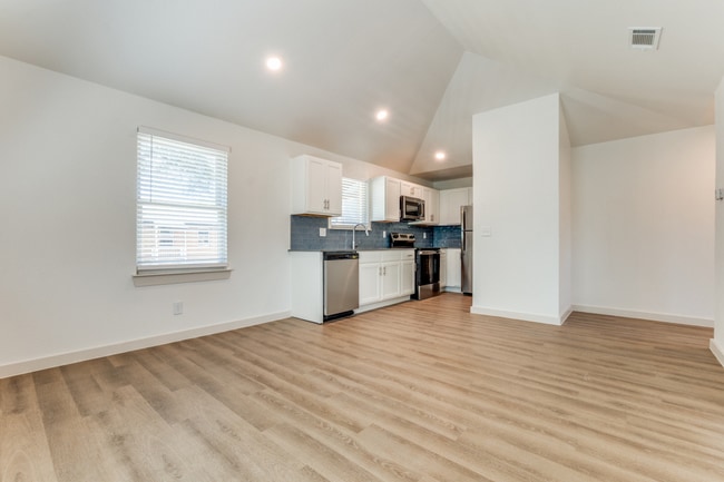 Building Photo - The Woodruff at Bishop Ridge
