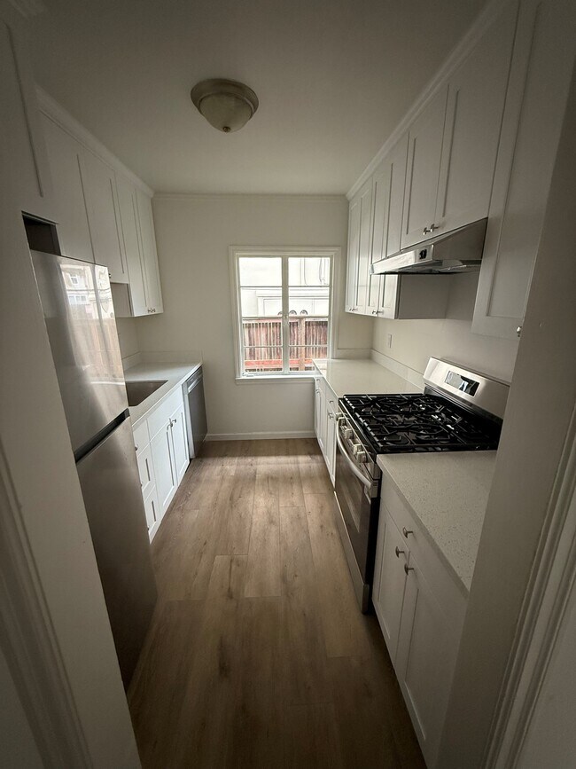 Foto del edificio - 1114 Capuchino Ave