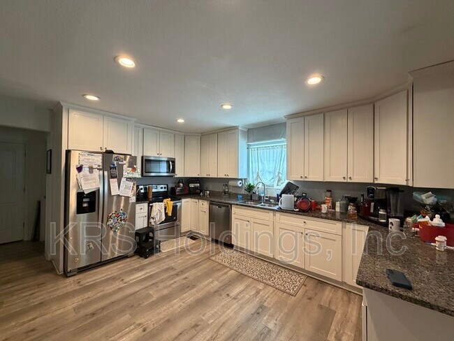 Building Photo - 1124 Myrtle St