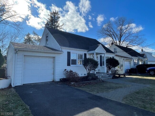 Foto del edificio - 11 Raymond Pl