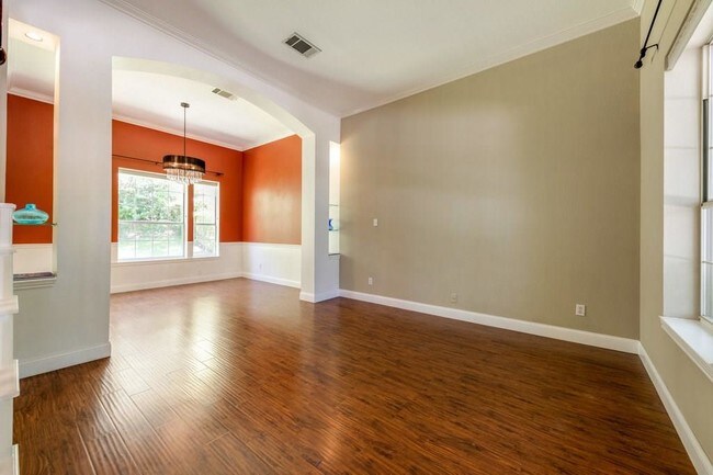 Foto del edificio - 3801 Caney Creek Rd