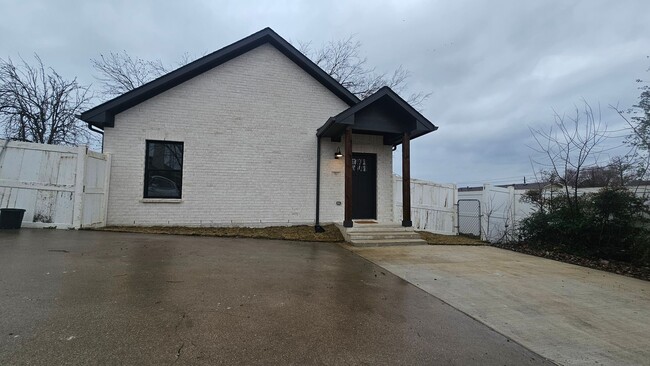 Photo - 3817 Yellowstone Pl Apartment