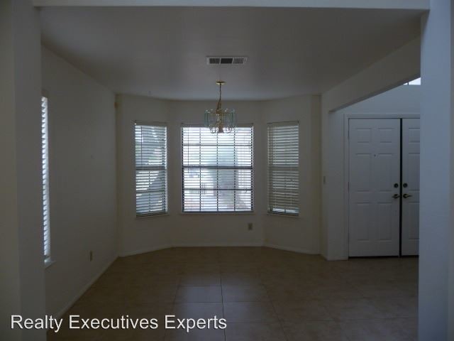 Foto del edificio - 2 br, 2.5 bath House - 5229 Crooked Sky Cr