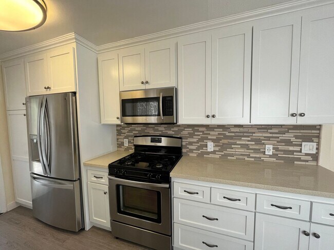 Building Photo - Amazing Location! Charming House in Los Osos!