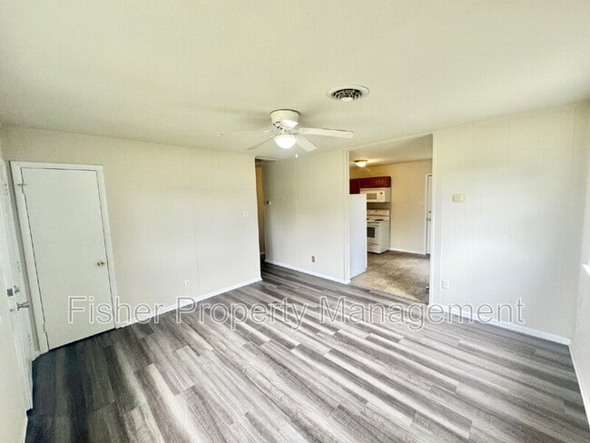 Building Photo - 2207 Beck Dr