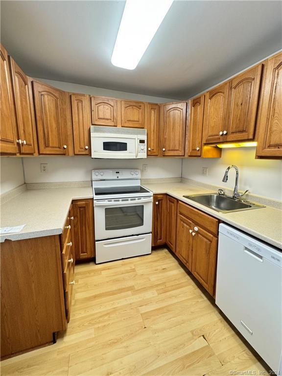 Foto del edificio - 1758 Farmington Ave