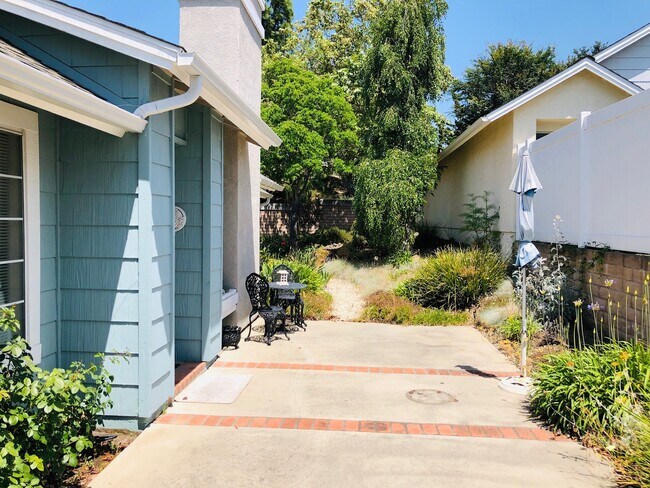 Building Photo - 1050 Bluebell Way