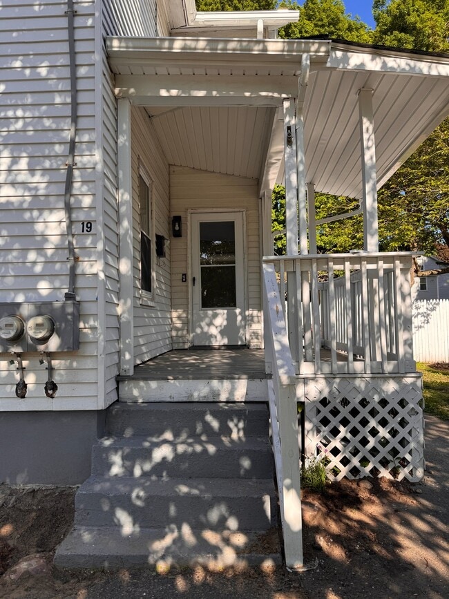 Building Photo - 19 Kellogg St