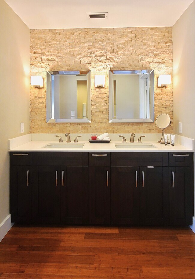 Foto del edificio - 8826 NW 189th Ter