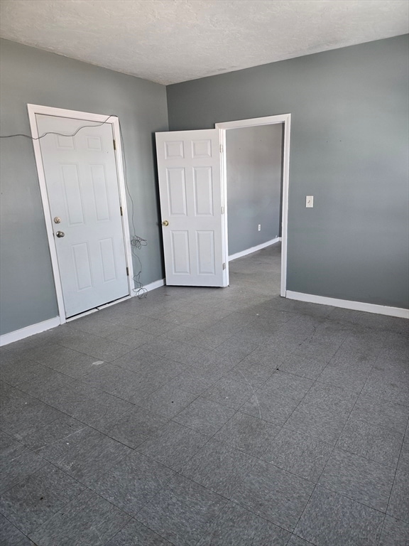 Building Photo - 555 Main St