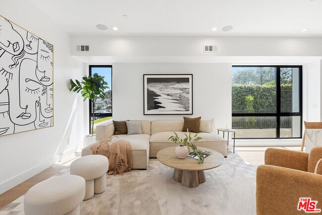 Foto del edificio - 4095 Sawtelle Blvd