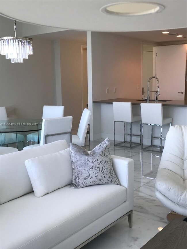 Foto del edificio - 17475 Collins Ave