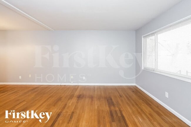 Building Photo - 1095 Ozment Dr