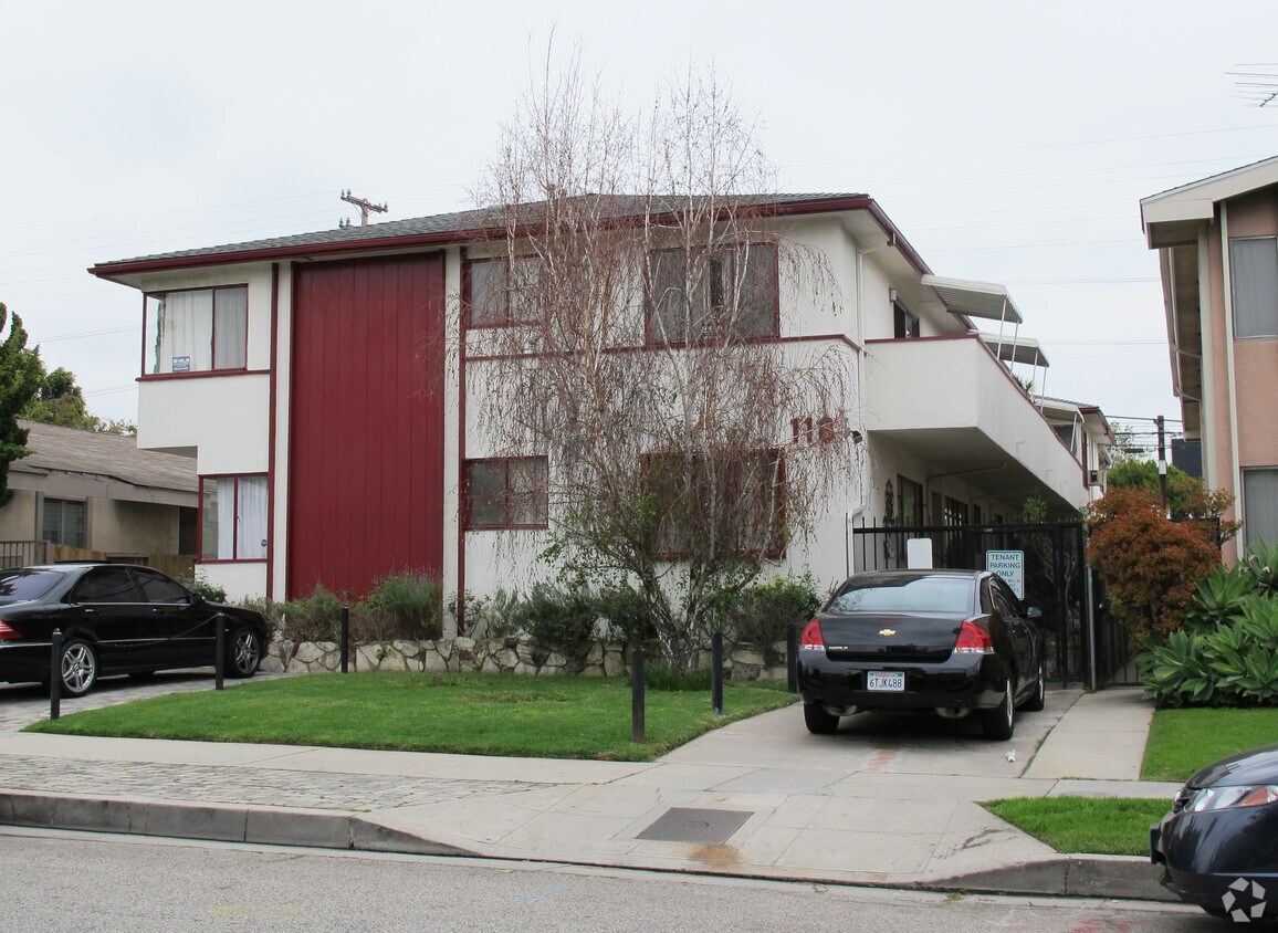 Primary Photo - 118 N Hayworth Ave