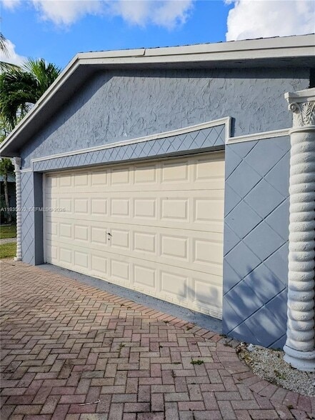 Building Photo - 7601 Kimberly Blvd