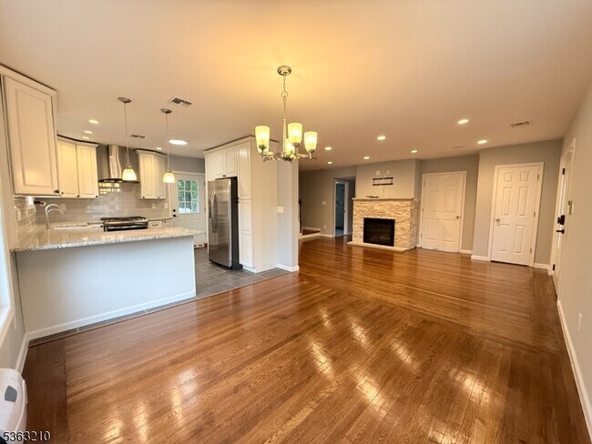 Foto del edificio - 727 Ackerman Ave