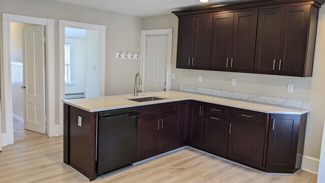 Foto del edificio - 7 Maple Tree Ln