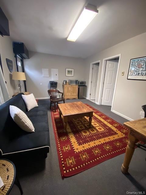 Foto del edificio - 127 Indian Hill Rd